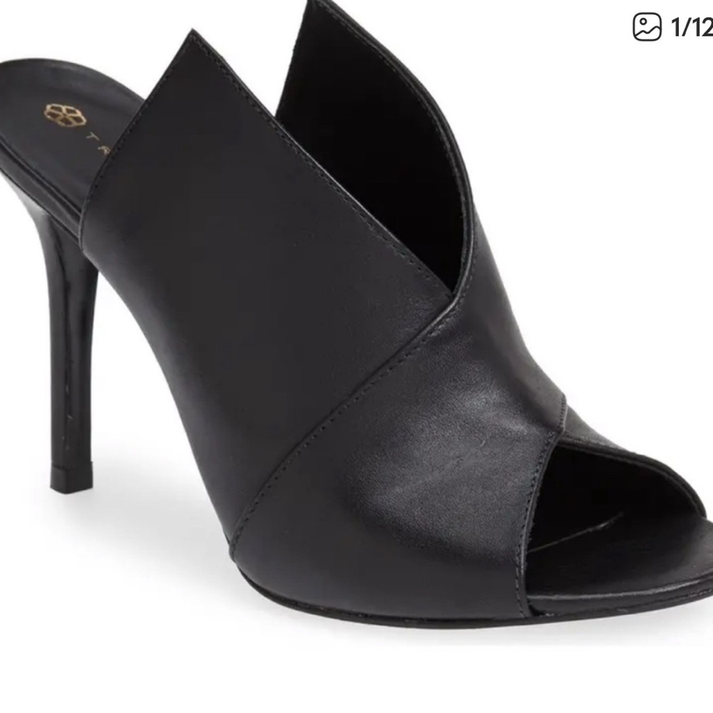 Trina Turk Black leather Laguna heels, Size 6.5